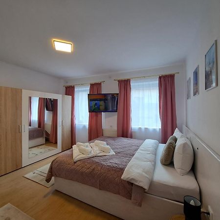 Studio With Free Parking In The Center - Deliamo 3 Sibiu Exterior foto