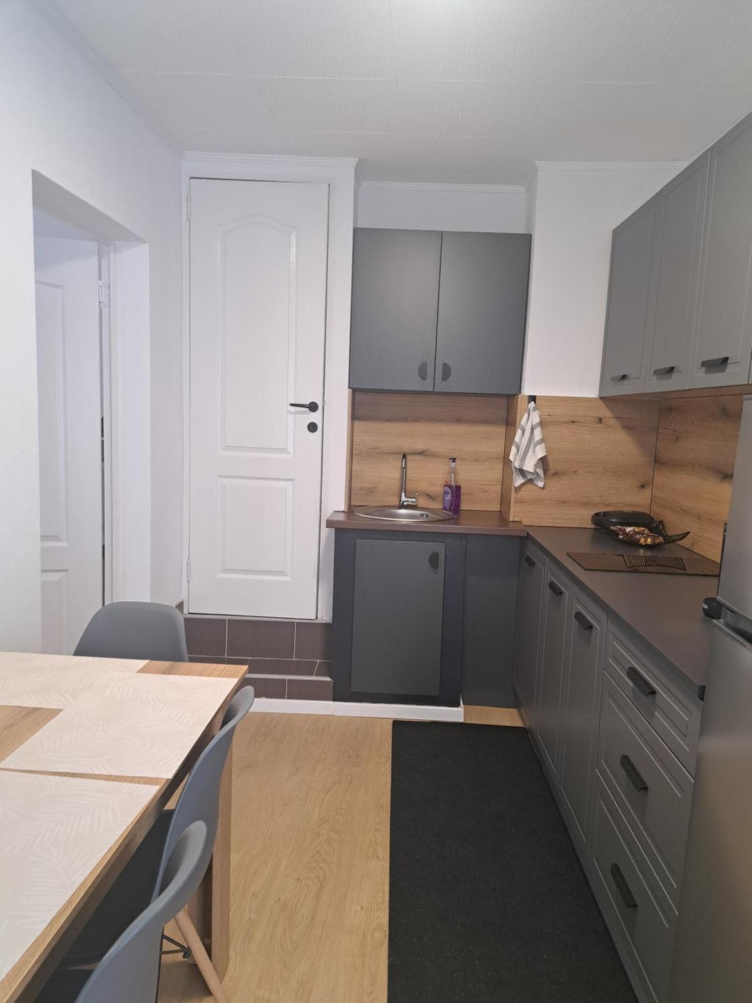 Studio With Free Parking In The Center - Deliamo 3 Sibiu Exterior foto