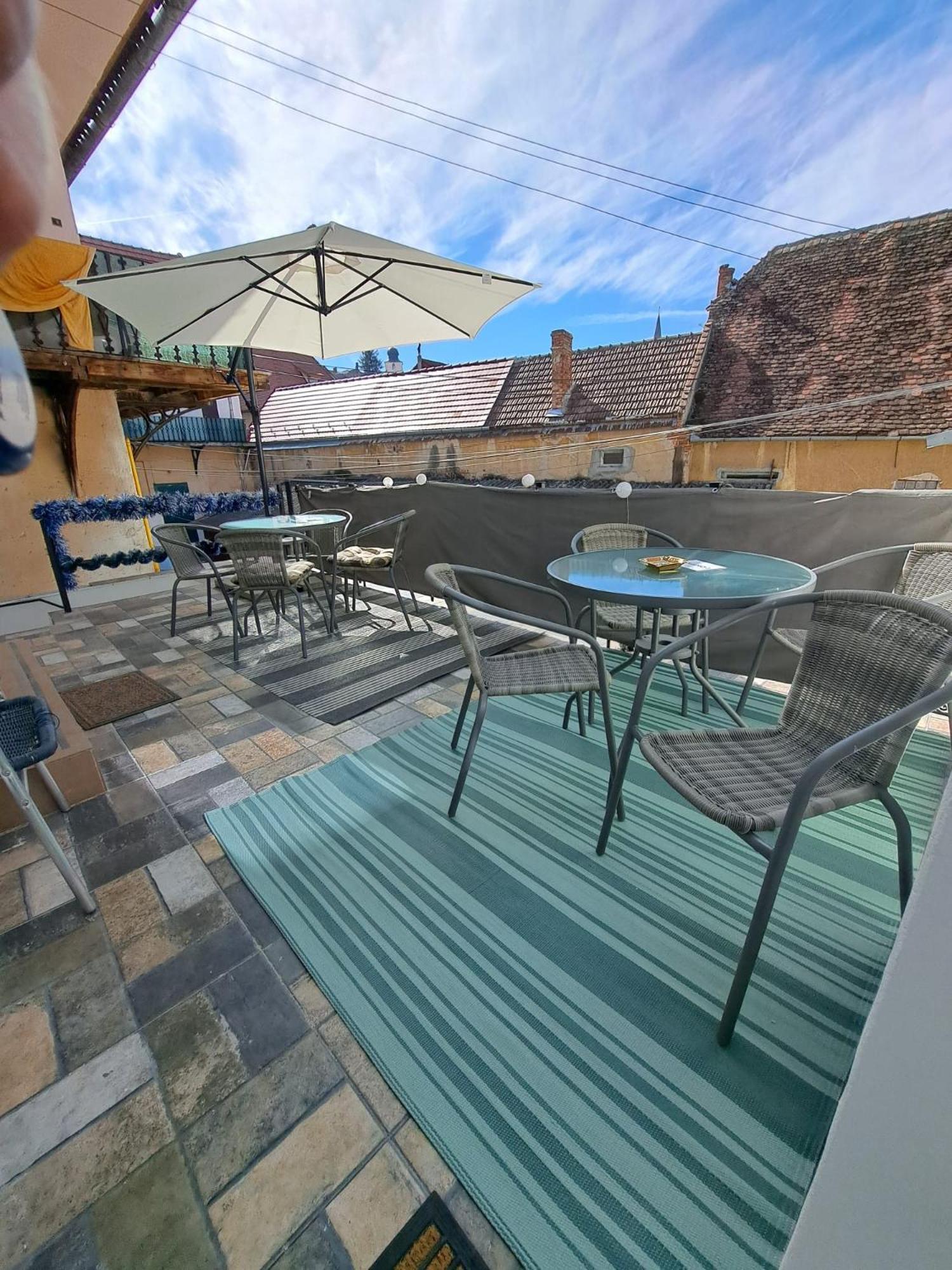 Studio With Free Parking In The Center - Deliamo 3 Sibiu Exterior foto